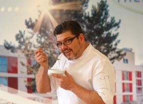 Herr Giovanni Forster,Küchenchef